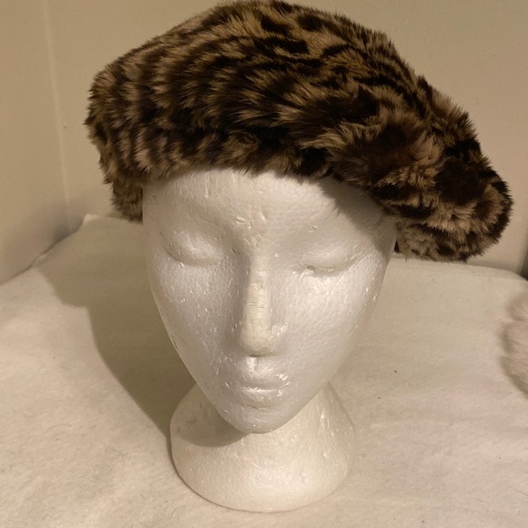 Real Fur Winter beret leopard Hat 🎩 - Picture 7 of 9